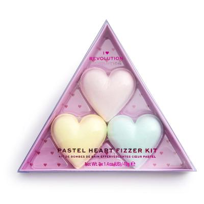 I Heart Revolution Heart Pastel Bath Fizzer Kit Ajándékcsomagok szív alakú fürdőbomba 40 g + szív alakú fürdőbomba 40 g Passion Fruit  + szív alakú fürdőbomba 40 g  Lemon