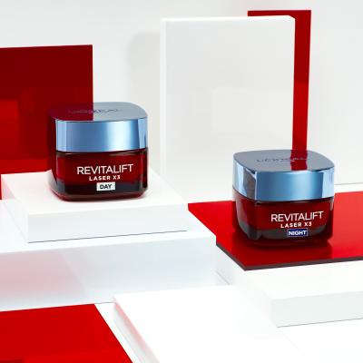 L&#039;Oréal Paris Revitalift Laser X3 Day Cream Ajándékcsomagok Revitalift Laser X3 nappali arckrém 50 ml + Revitalift Laser X3 éjszakai arckrém 50 ml