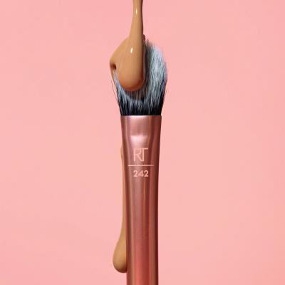 Real Techniques Brushes RT 242 Brightening Concealer Brush Sminkecset nőknek 1 db