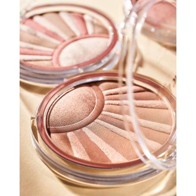 Essence Kissed By The Light Highlighter nőknek 10 g Változat 02 Sun Kissed