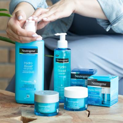 Neutrogena Hydro Boost Ajándékcsomagok Hydro Boost Water Gel nappali arcgél 50 ml + Hydro Boost Sleeping Cream éjszakai arckrém 50 ml