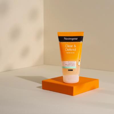 Neutrogena Clear &amp; Defend Facial Scrub Bőrradír 150 ml