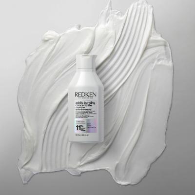 Redken Acidic Bonding Concentrate Conditioner Hajkondicionáló nőknek 300 ml