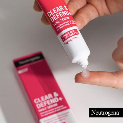 Neutrogena Clear &amp; Defend+ Daily Serum Arcszérum 30 ml