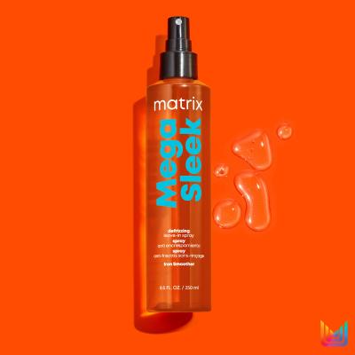 Matrix Mega Sleek Iron Smoother Defrizzing Leave-In Spray Hőkezelt hajra nőknek 250 ml