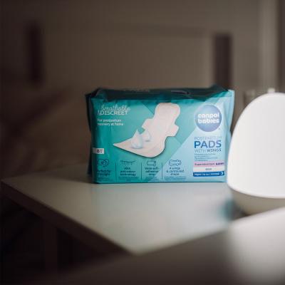 Canpol babies Breathable &amp; Discreet Night Postpartum Pads With Wings Szülés utáni betét nőknek 8 db