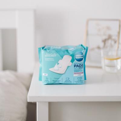 Canpol babies Breathable &amp; Discreet Day Postpartum Pads With Wings Szülés utáni betét nőknek 10 db