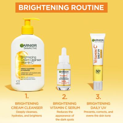 Garnier Skin Naturals Vitamin C Ajándékcsomagok Skin Naturals Vitamin C Brightening Super Serum nappali arcszérum 30 ml + fluid Skin Naturals Vitamin C Daily UV Invisible SPF50 nappali fluid arcra 40 ml