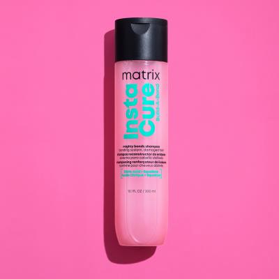 Matrix Instacure Build-A-Bond Mighty Bonds Shampoo Sampon nőknek 300 ml