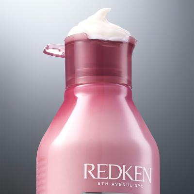 Redken Volume Injection Dream Big Ajándékcsomagok Volume Injection sampon 300 ml + Volume Injection hajkondicionáló 300 ml + One United All-In-One Multi-Benefit Treatment hajápoló 150 ml