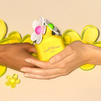 Marc Jacobs Daisy Glow Eau de Toilette nőknek 50 ml