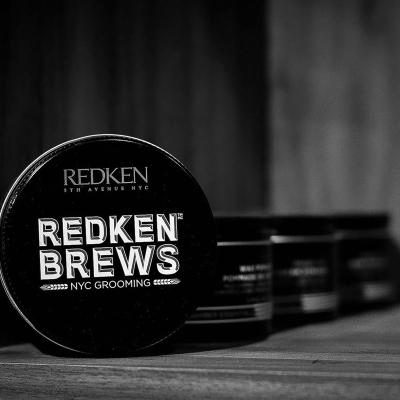 Redken Brews Clay Pomade Hajzselé férfiaknak 100 ml