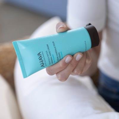 AHAVA Deadsea Water Mineral Hand Cream Sea-Kissed Kézkrém nőknek 100 ml