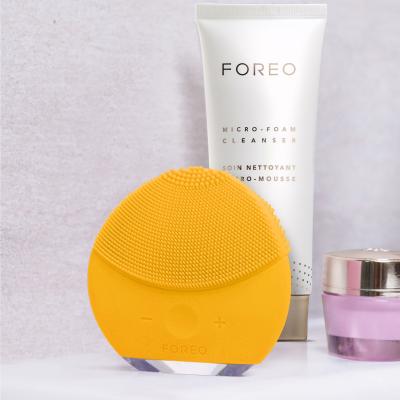 Foreo LUNA™ Mini 2 T-Sonic Facial Cleansing Device Tisztítókefe nőknek 1 db Változat Sunflower Yellow